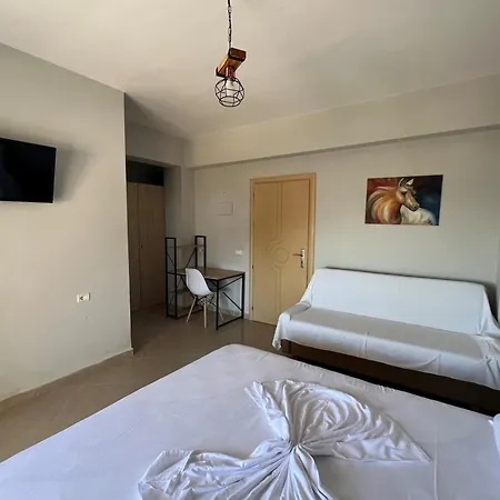 Eljon's Apartment-cozy In *